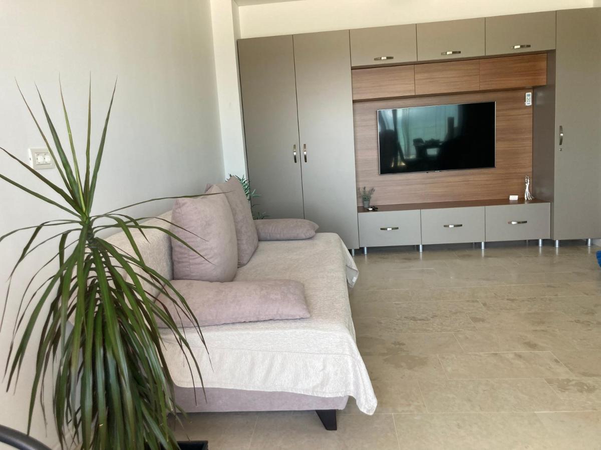Sarah Morningstar Apartment นาโวดาริ ภายนอก รูปภาพ