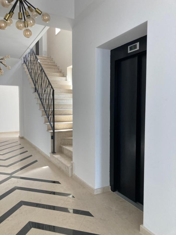 Sarah Morningstar Apartment นาโวดาริ ภายนอก รูปภาพ